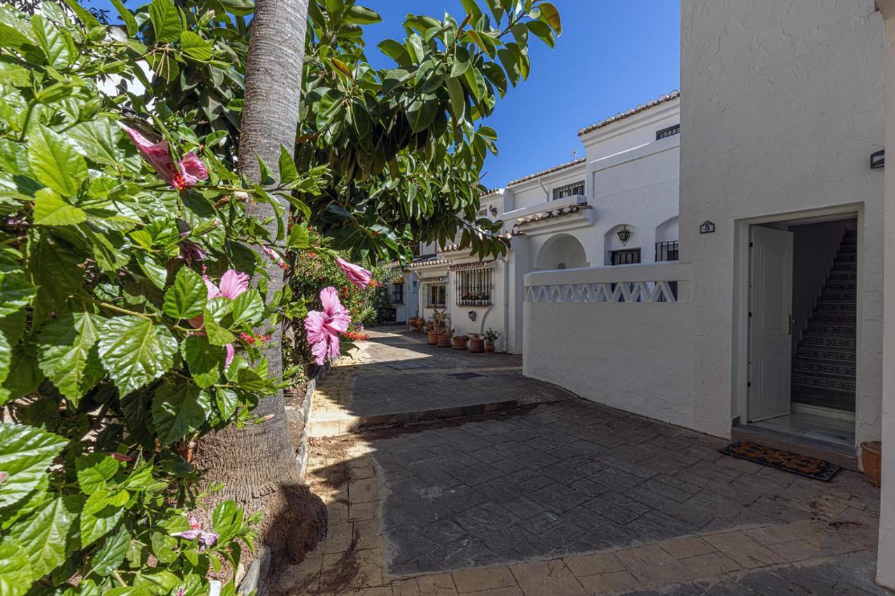 Quaint 2 Bedroom Townhouse With Pool Close To Sea! Бенальмадена Экстерьер фото